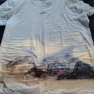 Men's NWT Hollister t shirt size XL